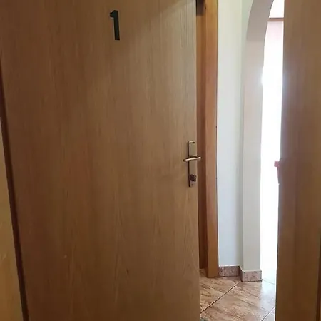 Apartment Apartman 1 *