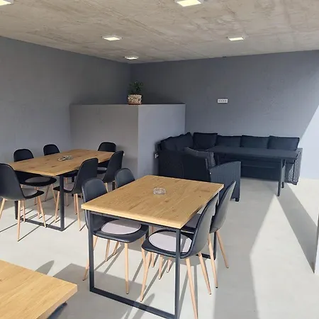 Apartman 1 * Liznjan