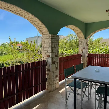 1 Apartment