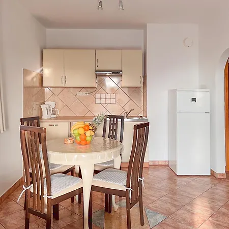 1 Apartment Liznjan
